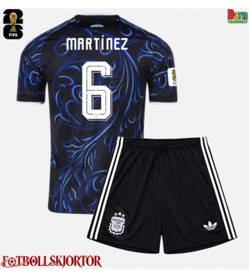 Argentina Lisandro Martinez #6 Borta Kläder Barn VM 2026 Kortärmad (+ Korta byxor)